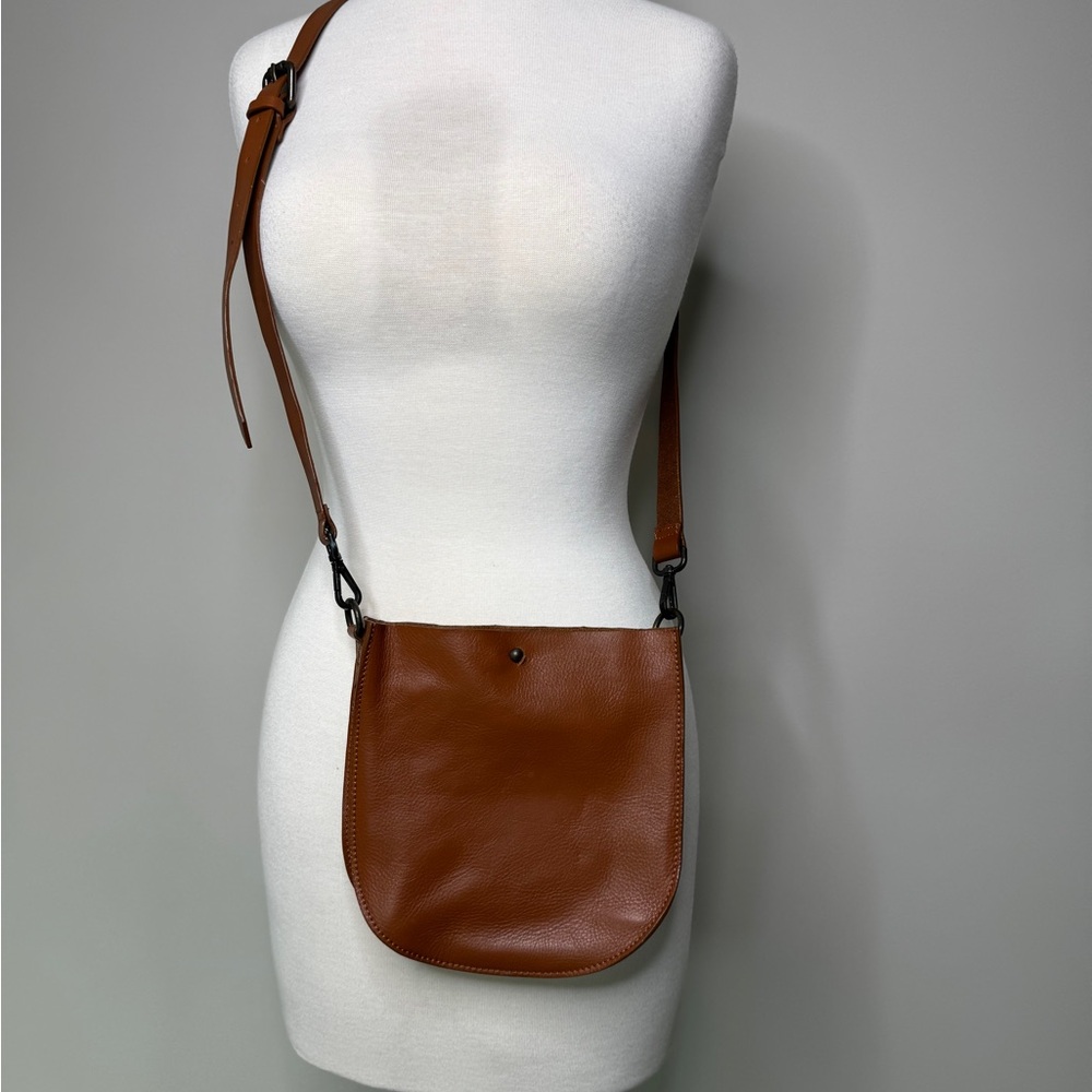 Orvis Chic Tan 100% Cow Leather Adjustable Crossbody Bag NWOT